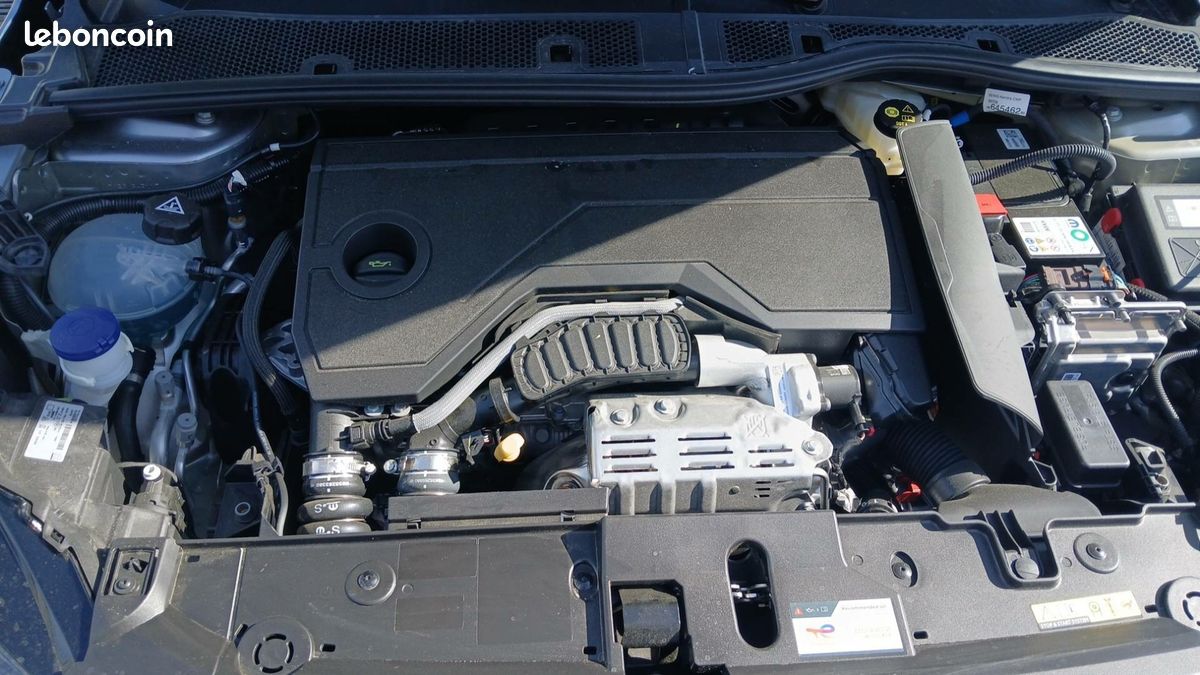 PEUGEOT 208 Hybrid 110 ch e-DCS6 Style (image 13)