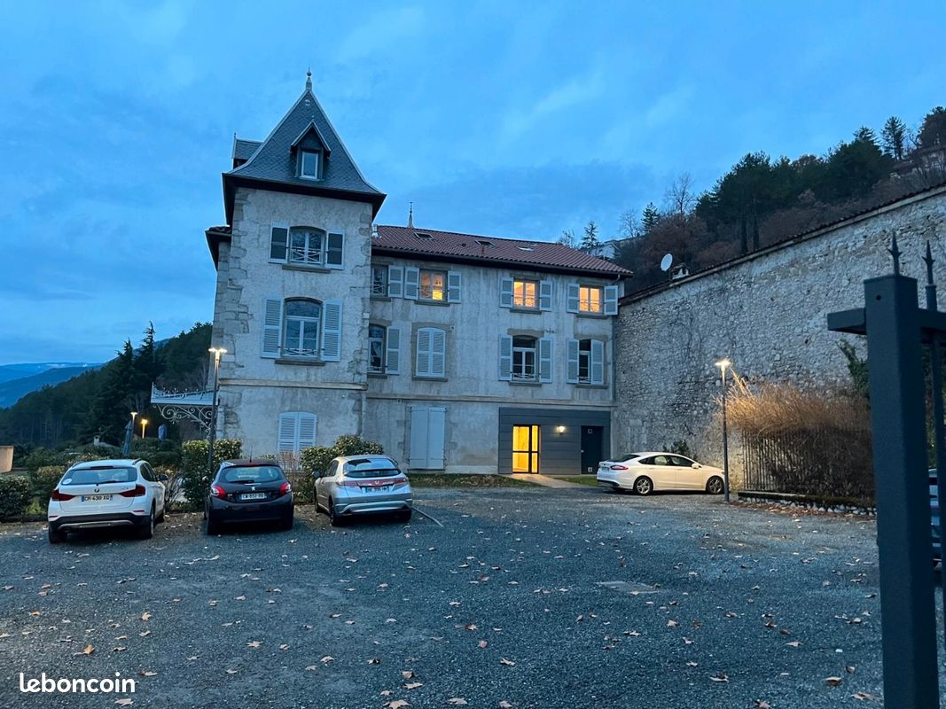 Appartement 3 pièces 62 m² · à Meylan · 62 m² · 1 000 €