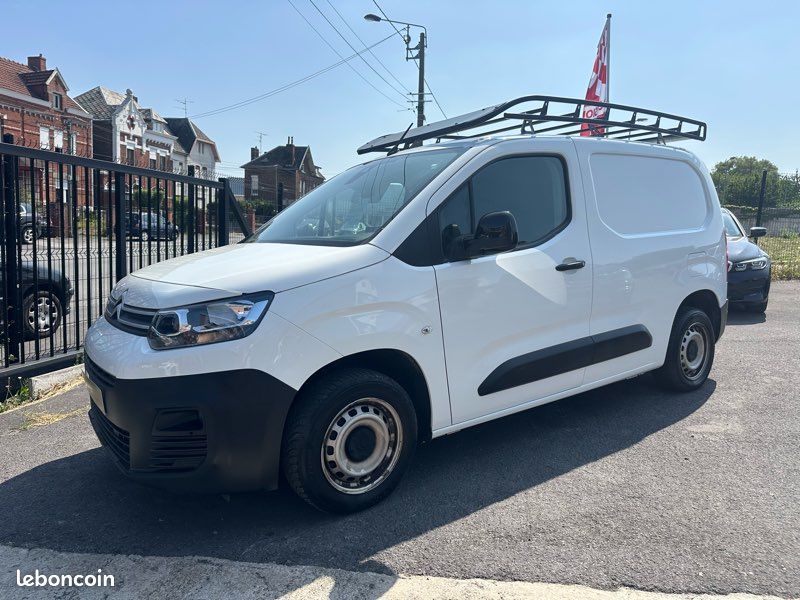 Citroën berlingo 1.2 110 ch / gps/ camera / galerie de toit / carplay (image 1)