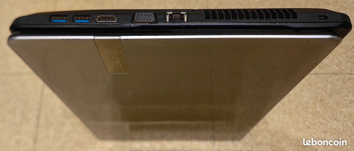 Acer Aspire E1-772G - 17,3 Pouces - Intel I5-4200M - Pour Pièces (défectueux, Sans RAM)