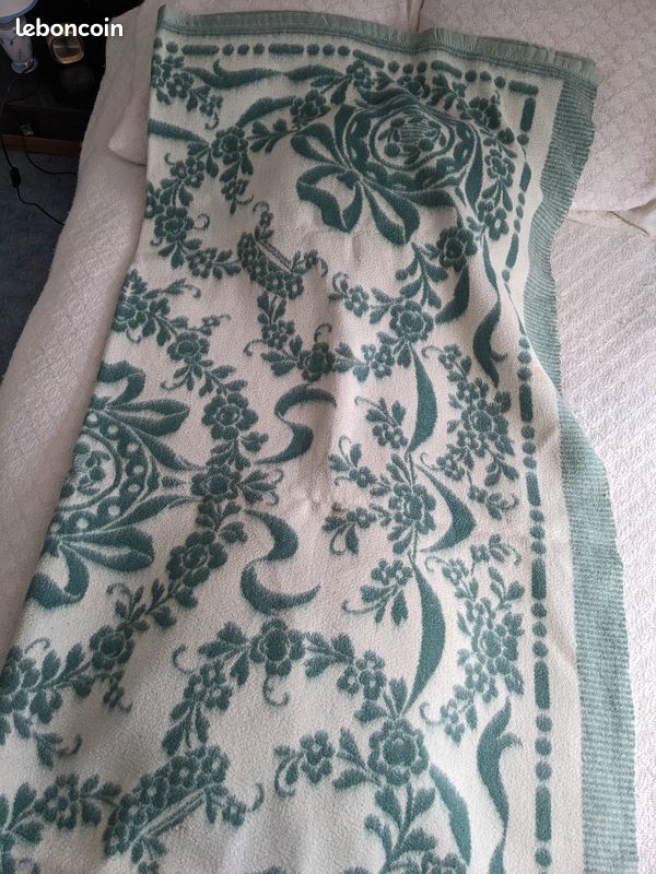 Couverture laine verte (image 2)