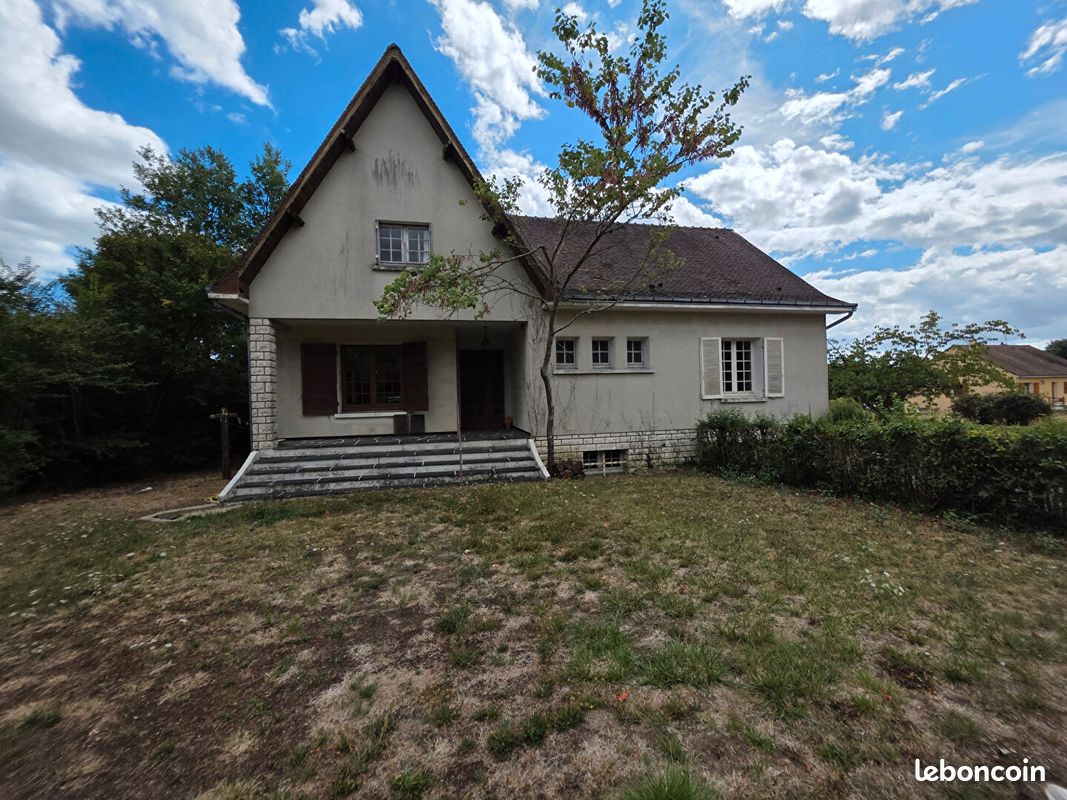 Maison 7 pièces 170 m² · à Azay-le-Ferron · 170 m² · 99 000 €