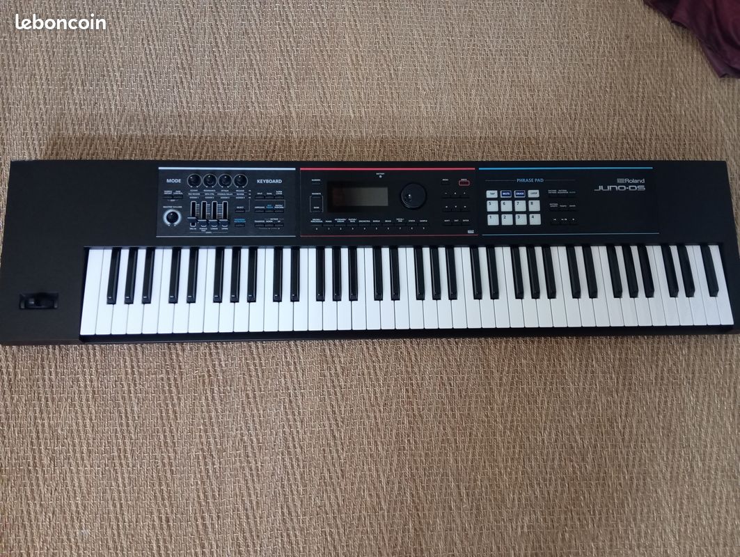Roland Juno DS 61 (image 1)