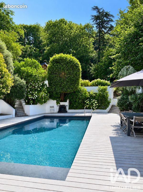 Maison 8 pièces 400 m² · à Bougival · 400 m² · 1 820 000 €
