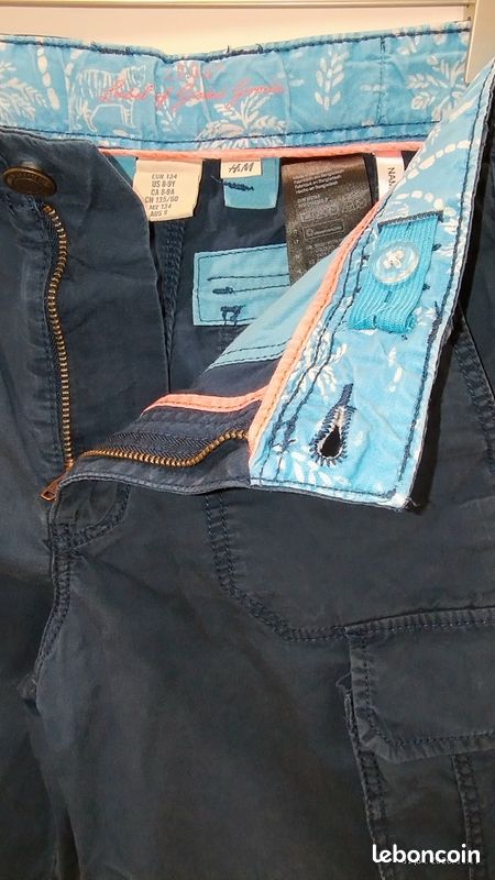 Short bleu avec 6 poches 8/9 ans (image 2)