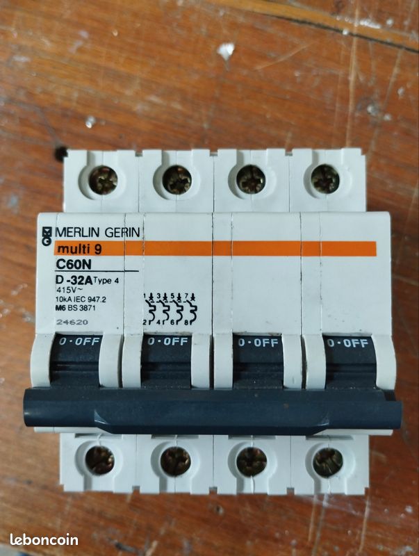 Disjoncteur 16A + interrupteur différentiel 30mA Merlin Gerin, Multi 9 - Bricolage