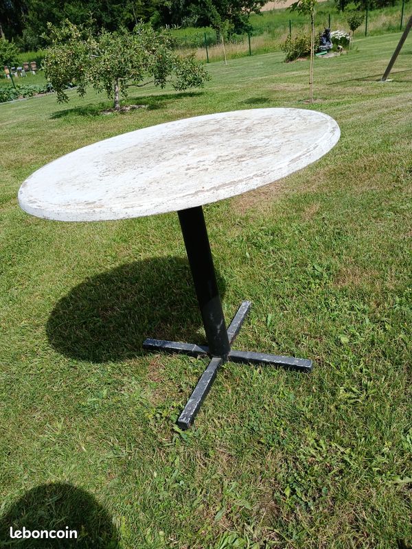 Table de bistrot (image 1)