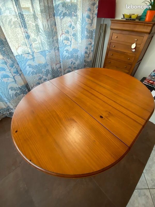 Table en bois (image 2)