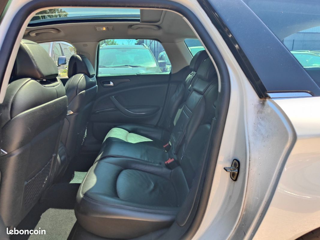 Citroën C5 Tourer 2.2 Hdi 200 ch Exclusive BVA * GARANTIE * REVISEE (image 9)