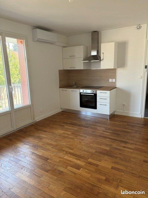 Appartement 1 pièce 37 m² · à Bron · 37 m² · 800 €/mois