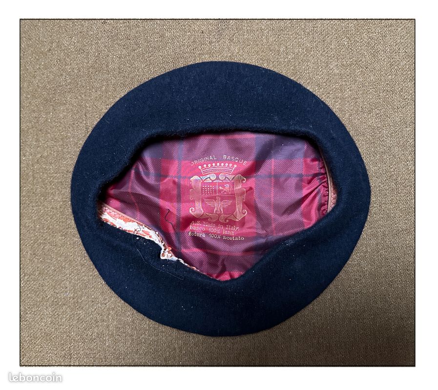 Béret Basque Noir Taille 58 - Fait En Italie, Acheté à Naples En 2022 (occasion)