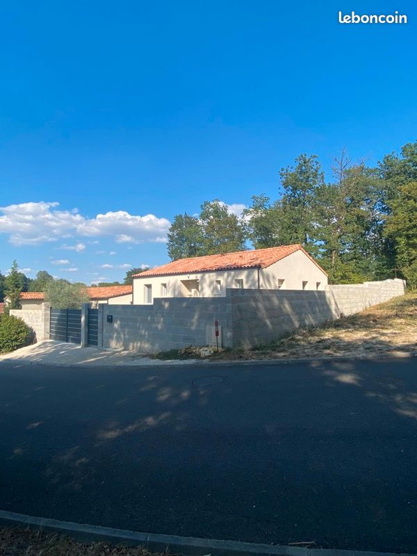 Maison 4 pièces 93 m² · à Puymoyen · 93 m² · 230 000 €