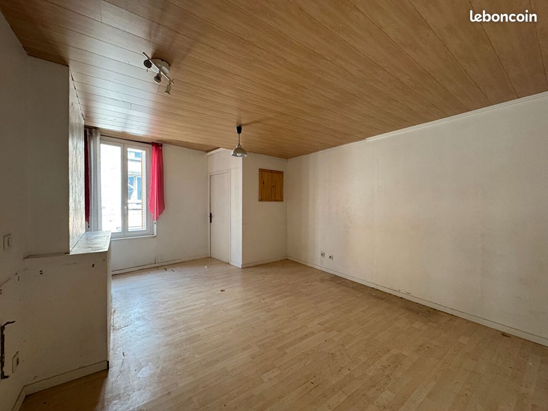 Maison 7 pièces 240 m² · à Varilhes · 240 m² · 66 000 €