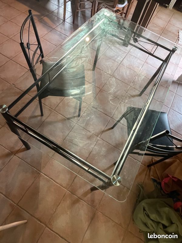 Table en verre URGENT (3 chaises offertes) 150X90X75 => 55 euros (image 1)