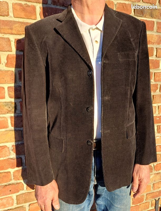 Veste en velours noire ~ T.48 (image 1)