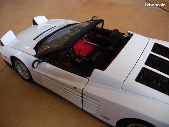 Pocher Ferrari Testarossa cabriolet 1/8 schaalmodellen (image 5)