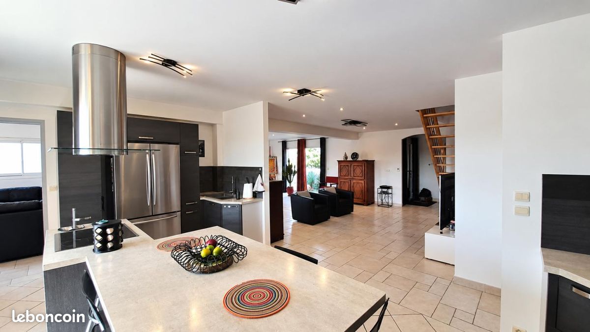 Maison 9 pièces 230 m² · à Saint-Hilaire-de-Clisson · 230 m² · 499 000 €