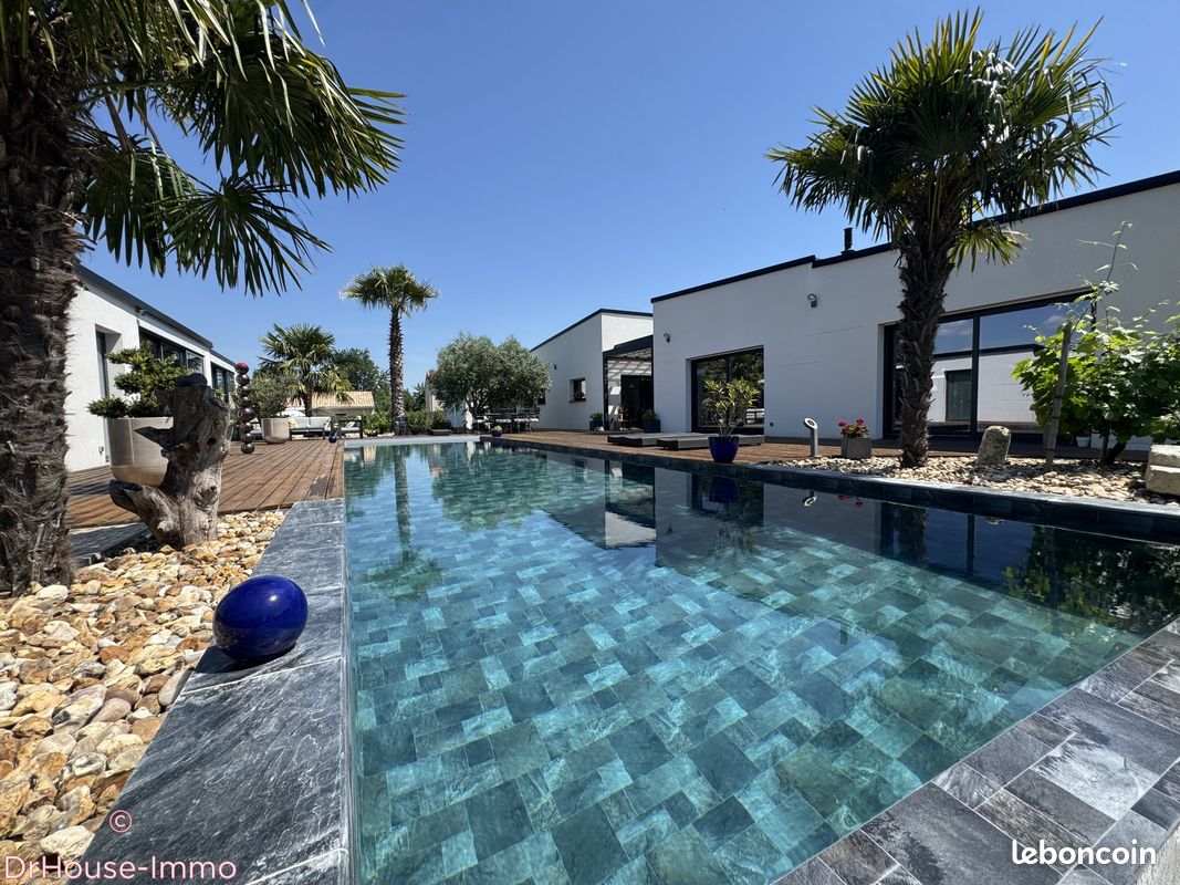 Maison 7 pièces 250 m² à Boulazac Isle Manoire
