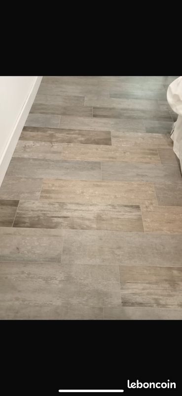 Carrelage Porcelanosa bleuté/ 11m2 / imitation parquet mat (image 4)