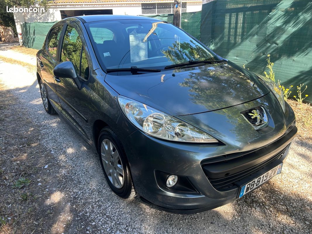 Peugeot 207 1.4 75 cv 5 porte 2ème Main (image 2)