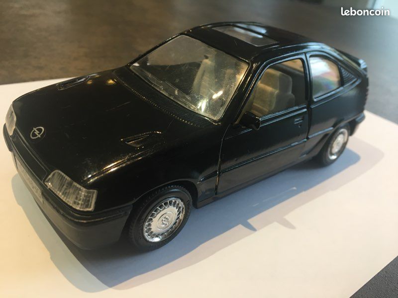Voiture Miniature Ford Scorpio 1/24 - Sans Boîte, Occasion