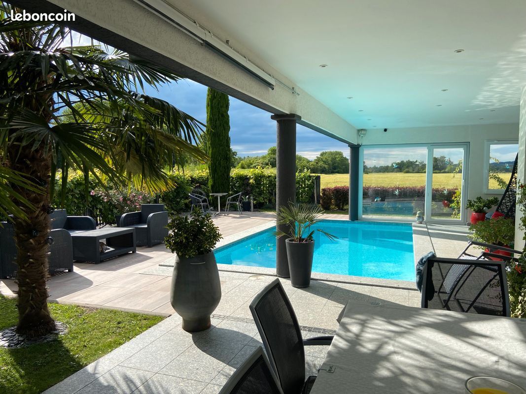 Maison 6 pièces 194 m² · à Village-Neuf · 194 m² · 985 000 €