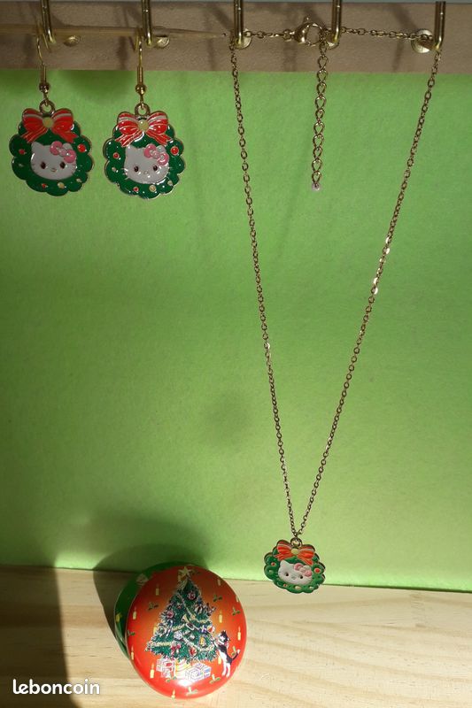 Parure De Bijoux Hello Kitty : Collier Et Boucles D'oreilles Chat