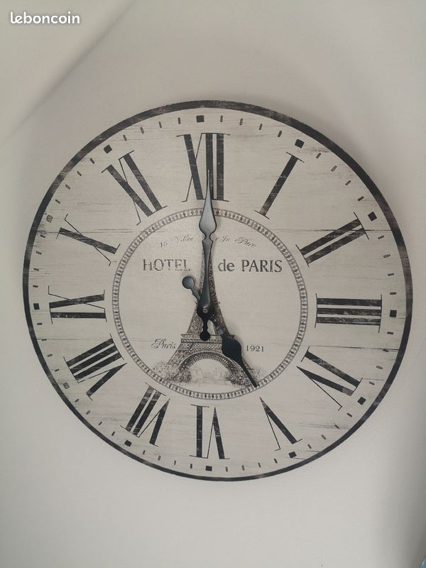 Horloge hôtel de Paris (image 1)