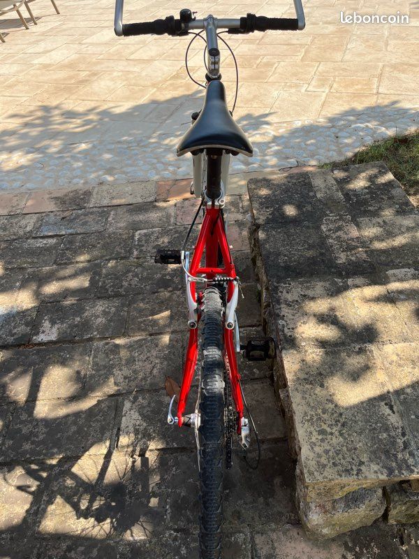 Vélo VTT Décathlon série M Rouge 26 pouces (image 4)