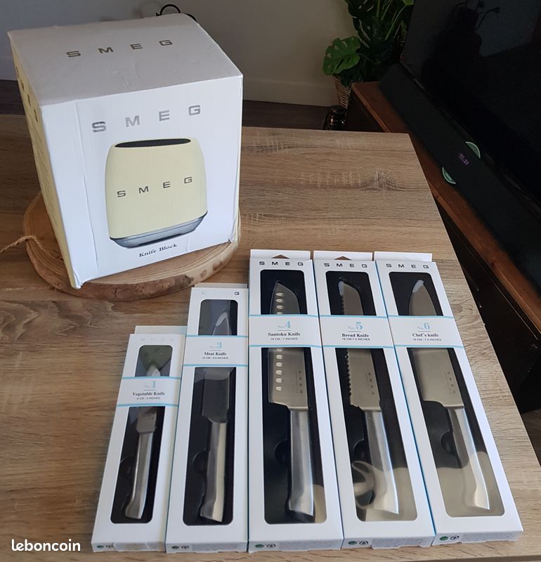 Ensemble bloc et 5 couteaux Smeg neuf (image 1)