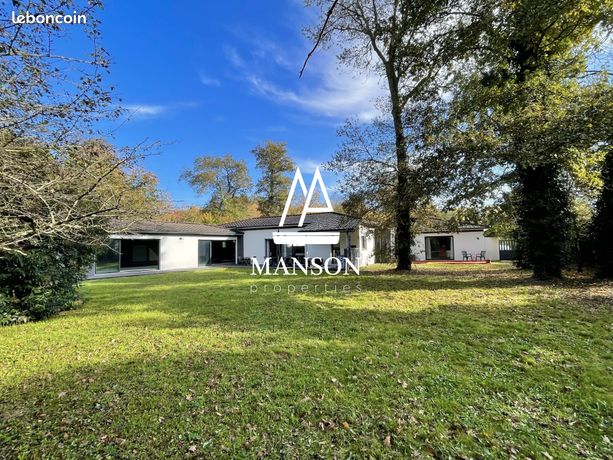 Maison 6 pièces 240 m²