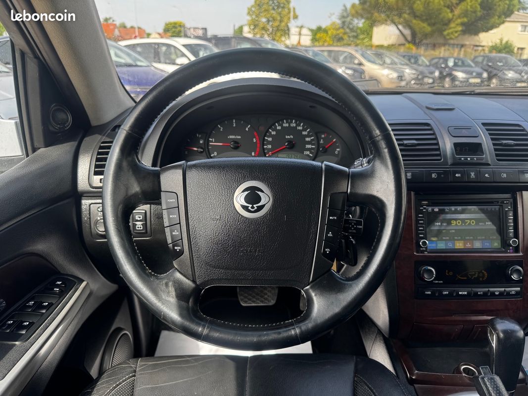 Ssangyong Rexton II 2.7 Xdi 163 CV / 4x4 / BOITE AUTOMATIQUE / CUIR / CLIM AUTO / ATTELAGE (image 12)