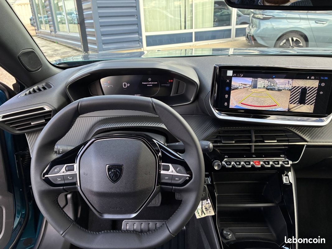 PEUGEOT 2008 Hybrid 110 e-DCS6 Allure (image 6)