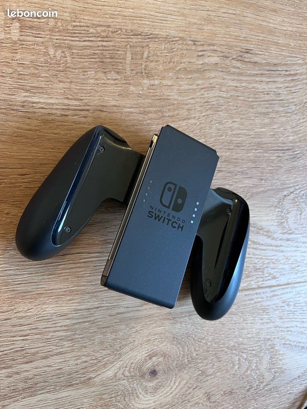Nintendo Switch (image 4)