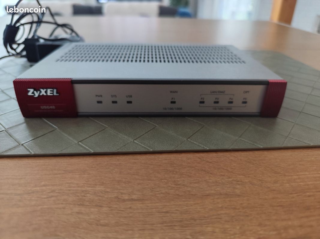 ZyXEL USG40 • Firewall UTM • 5x Gigabit • VPN (image 1)