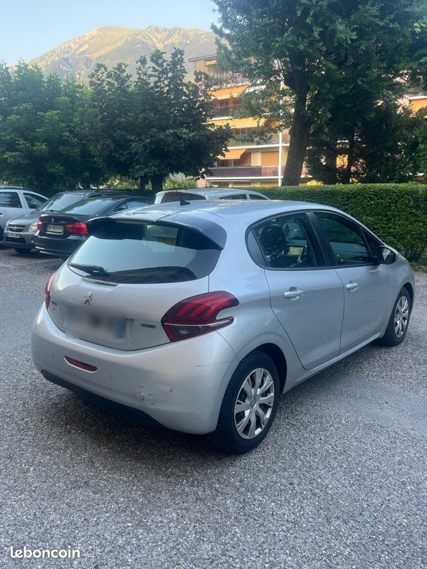 Peugeot 208 de 2016 (image 3)
