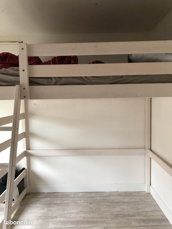 Lit en hauteur en bois blanc (image 2)