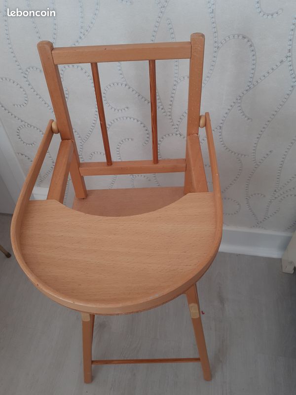 Chaise en bois pour poupée (image 1)