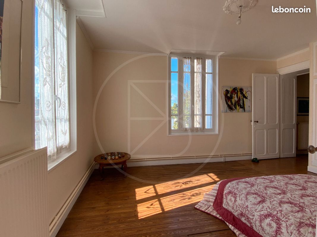 Propriété 14 pièces 375 m² (image 12)
