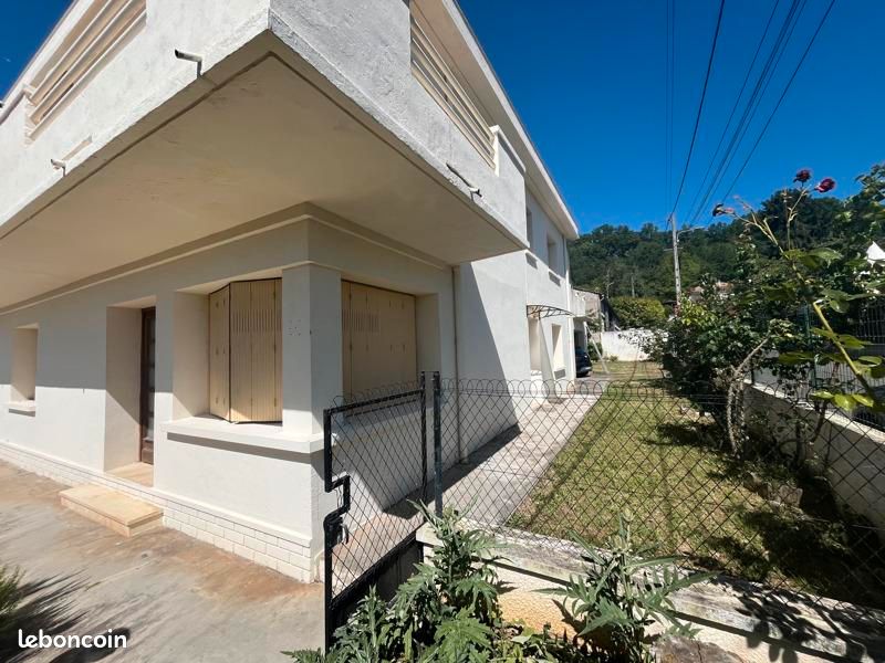 Maison 9 pièces 255 m² · à Monsempron-Libos · 255 m² · 155 800 €