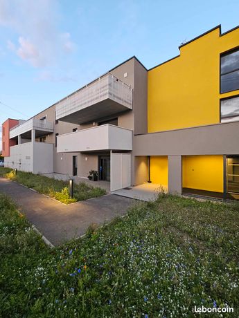 F2 de standing meublé, avec dressing, TV 4K, NEUF, dans lotissement, + parking et balcon de 15m2