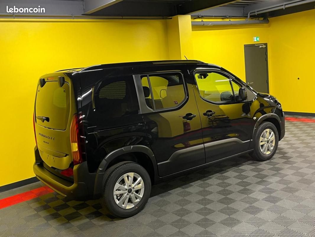 Peugeot Rifter 1.5 BLUEHDI 130CV EAT8 Allure N1 / EN STOCK SANS MALUS (image 15)