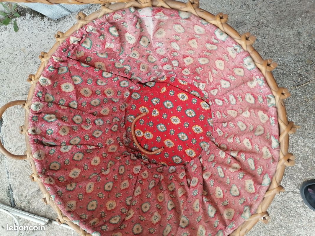 travailleuse en rotin et tissus- boite à tricot-vintage