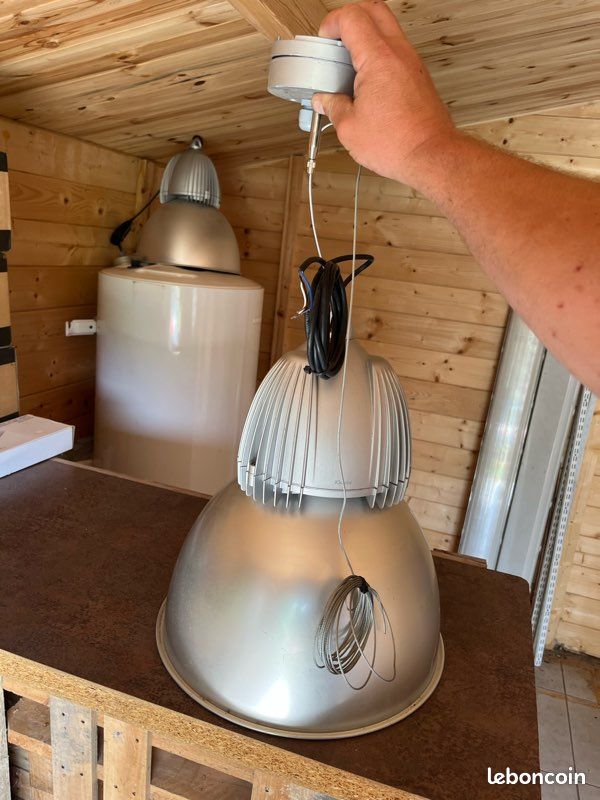 Lampe industrielle (image 1)