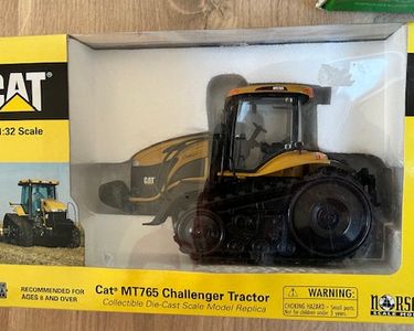 Miniature Cat MT 765 Challenger Tractor Collection