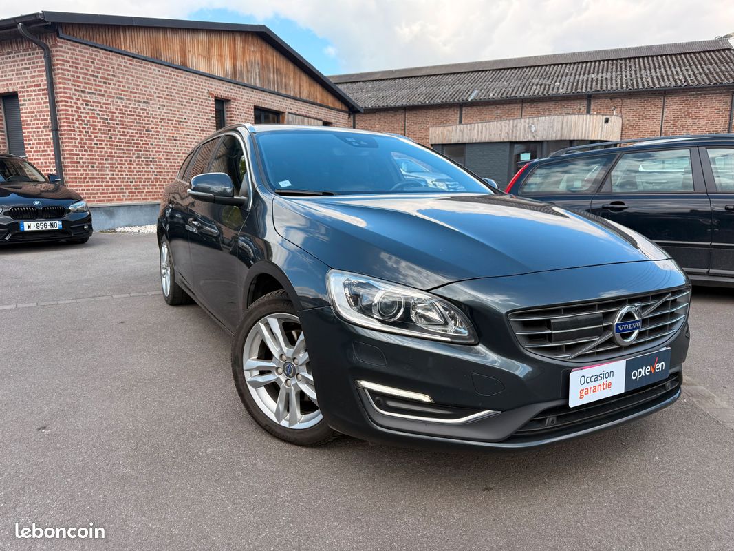 VOLVO D4 2.0 190cv SUMMUM BA / ECRAN DVD A L ARRIERE/ (image 1)