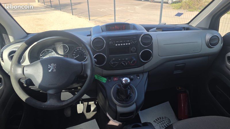 Peugeot partner tepee 1,6 hdi 90 ch family (image 2)