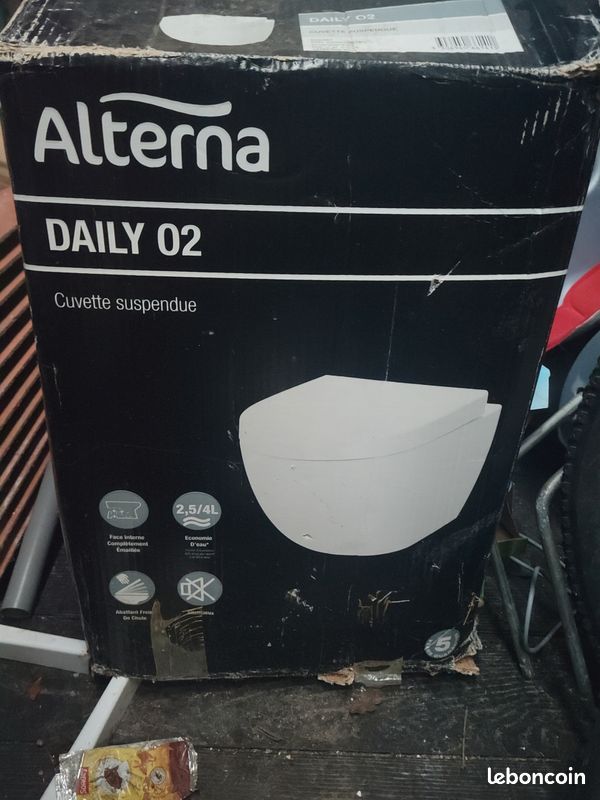 WC suspendu Alterna D'ailleurs 02 neuf dans sa boîte d'origine