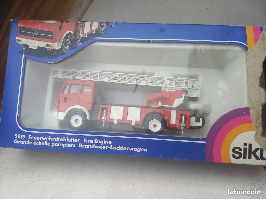 Miniature Siku - Camion De Dépannage Mercedes-Benz LP 608, Véhicule Agricole Collection