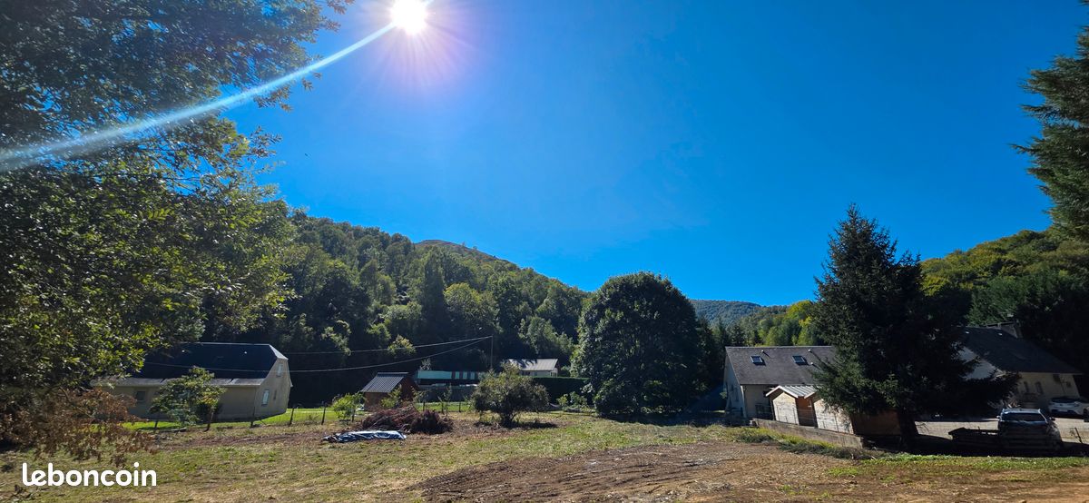 Terrain constructible 5000m² avec deux permis validés · à Pouzac · 92 500 €